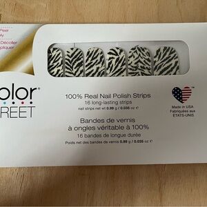 Color Street Nail Polish Strips in the color “A Roar-ing Time”